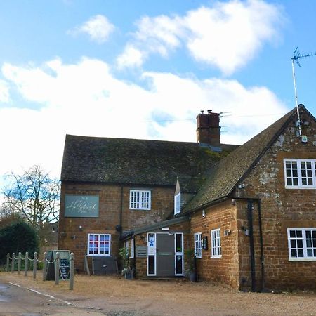 The Hollybush Inn And B&B Priors Marston Luaran gambar