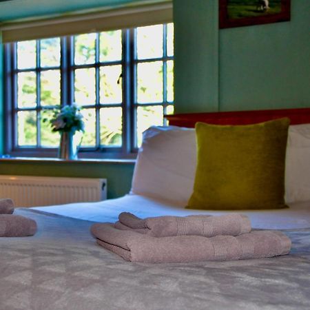 The Hollybush Inn And B&B Priors Marston Luaran gambar