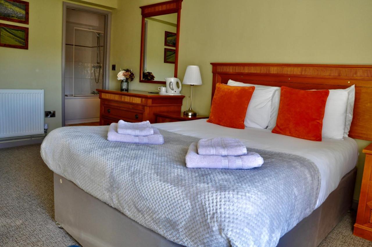 The Hollybush Inn And B&B Priors Marston Luaran gambar