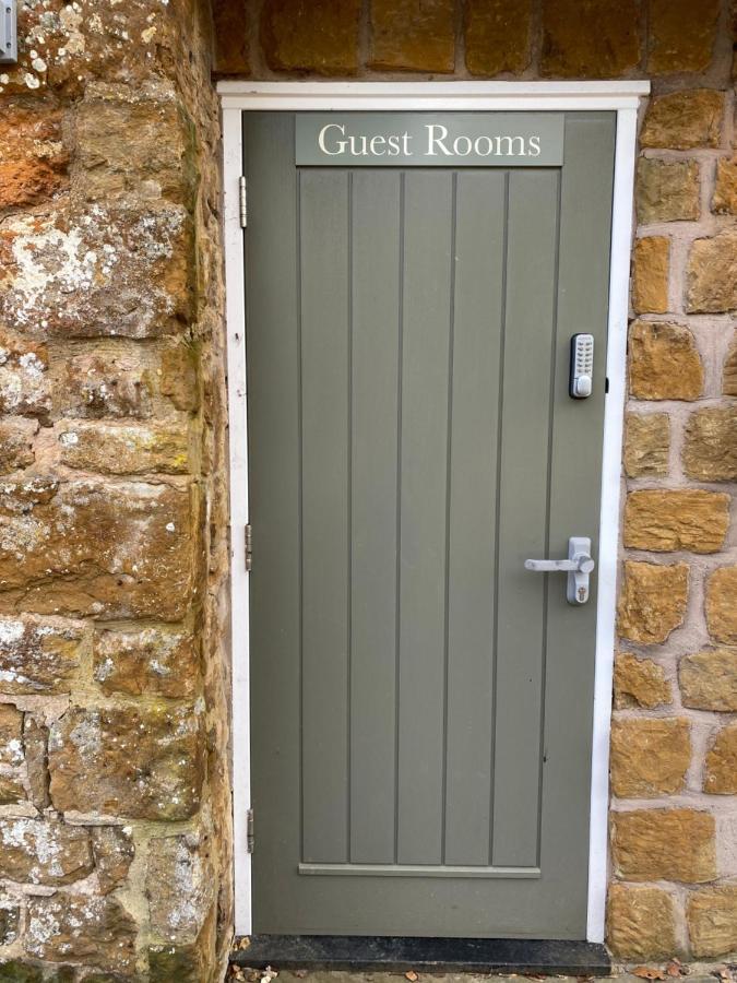 The Hollybush Inn And B&B Priors Marston Luaran gambar