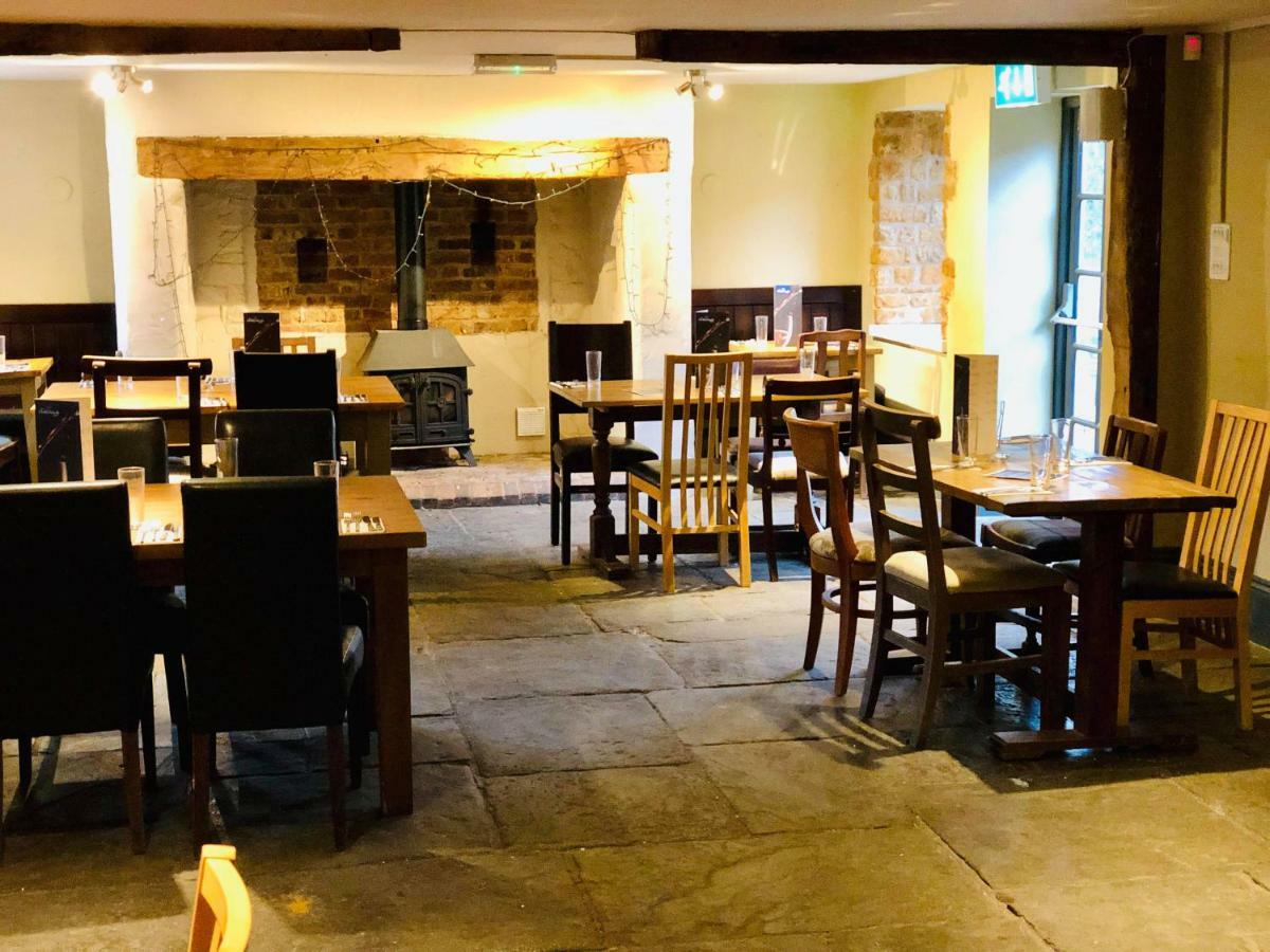 The Hollybush Inn And B&B Priors Marston Luaran gambar