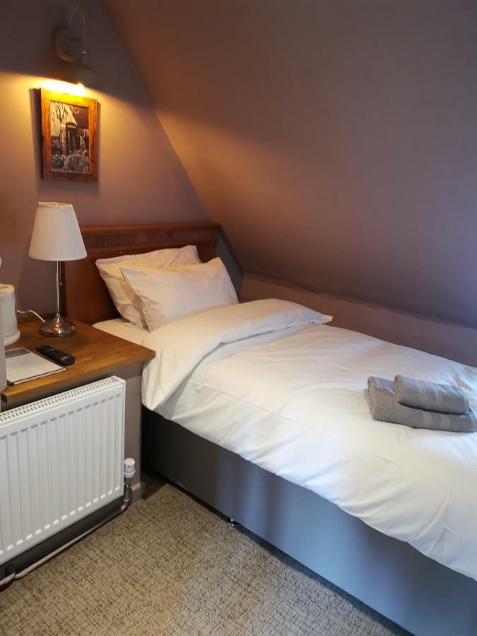 The Hollybush Inn And B&B Priors Marston Luaran gambar