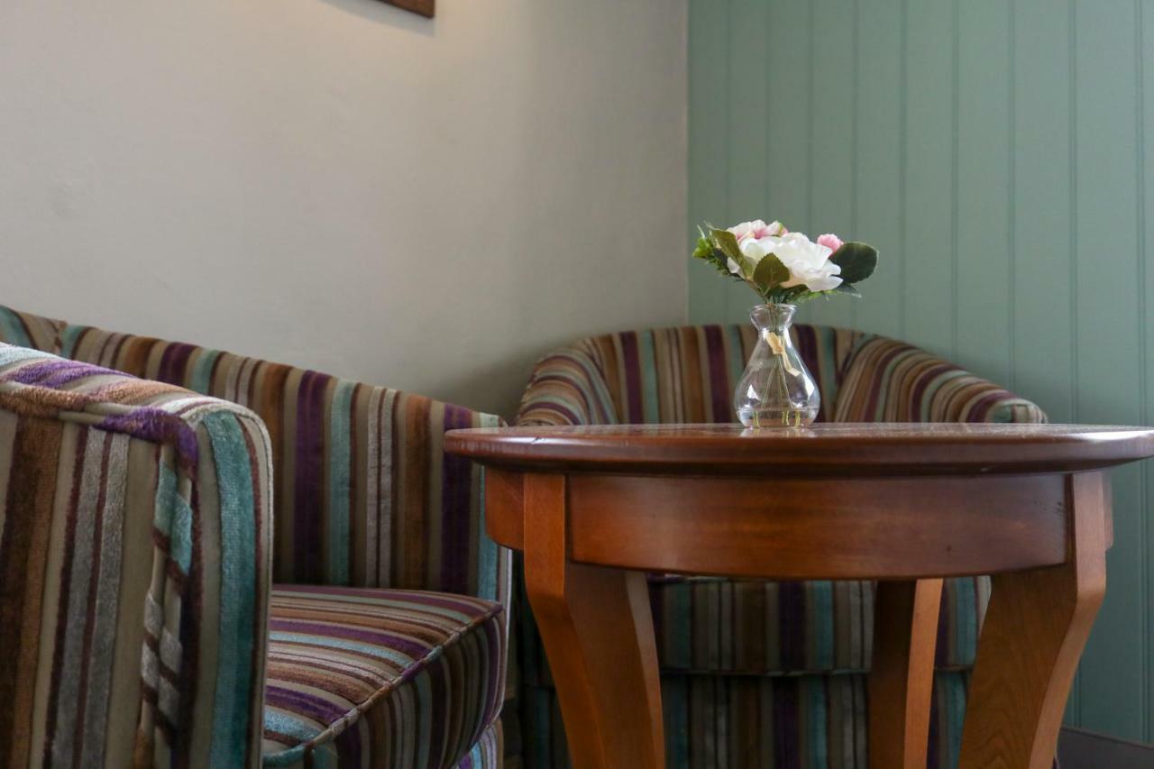The Hollybush Inn And B&B Priors Marston Luaran gambar