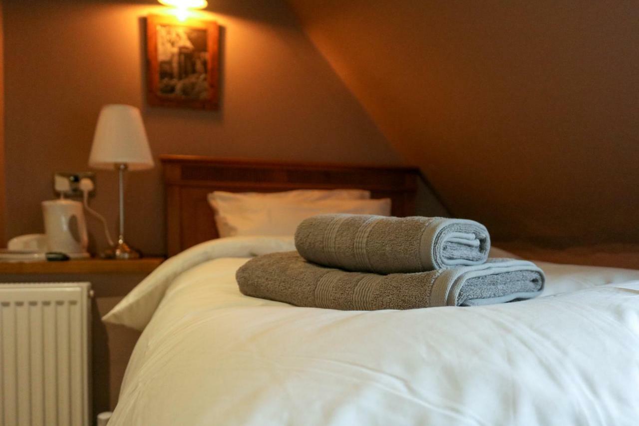 The Hollybush Inn And B&B Priors Marston Luaran gambar
