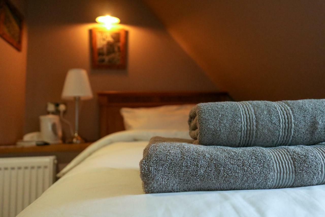 The Hollybush Inn And B&B Priors Marston Luaran gambar