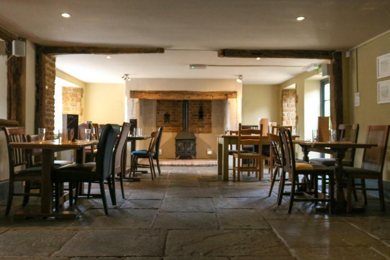 The Hollybush Inn And B&B Priors Marston Luaran gambar